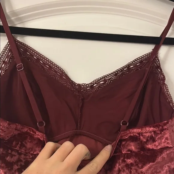 Flirtitude Velvet Bralette in Deep Burgundy - Picture 8 of 10